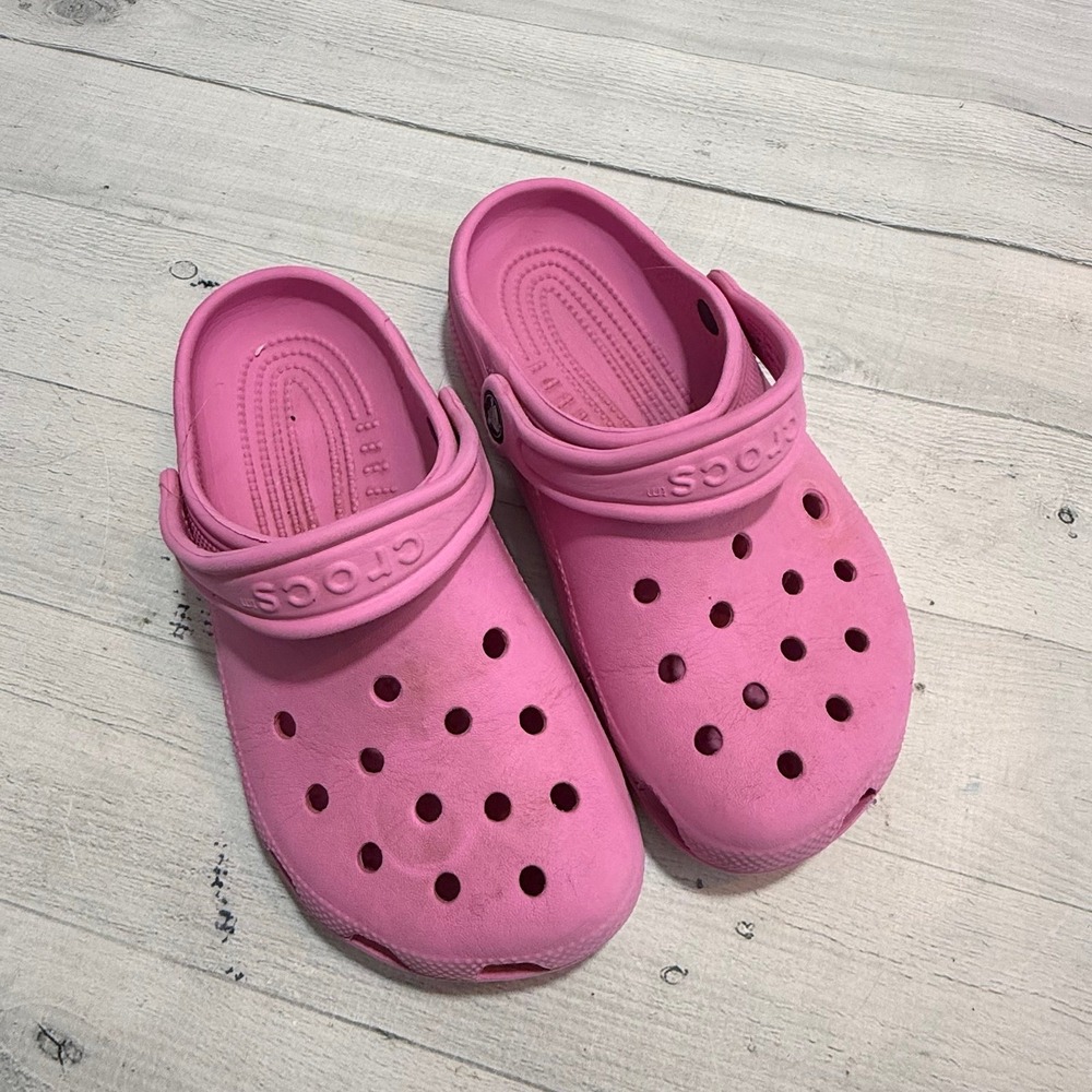 Crocs classic slip on clogs pink juniors size 3